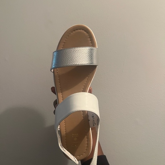 Limited edition Donald Duck sandals. - Picture 3 of 4